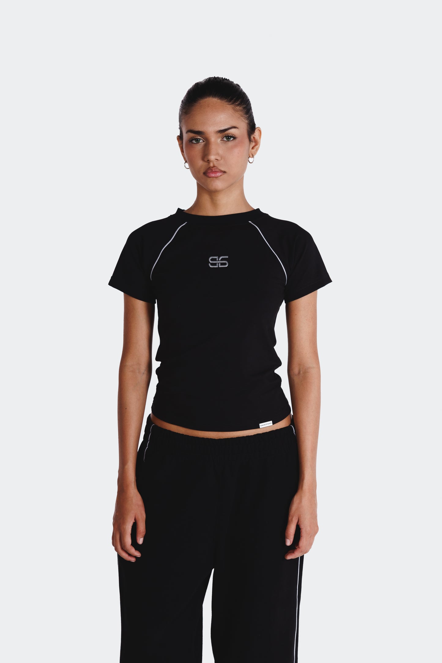 Baby Tee Silver Logo - Negro