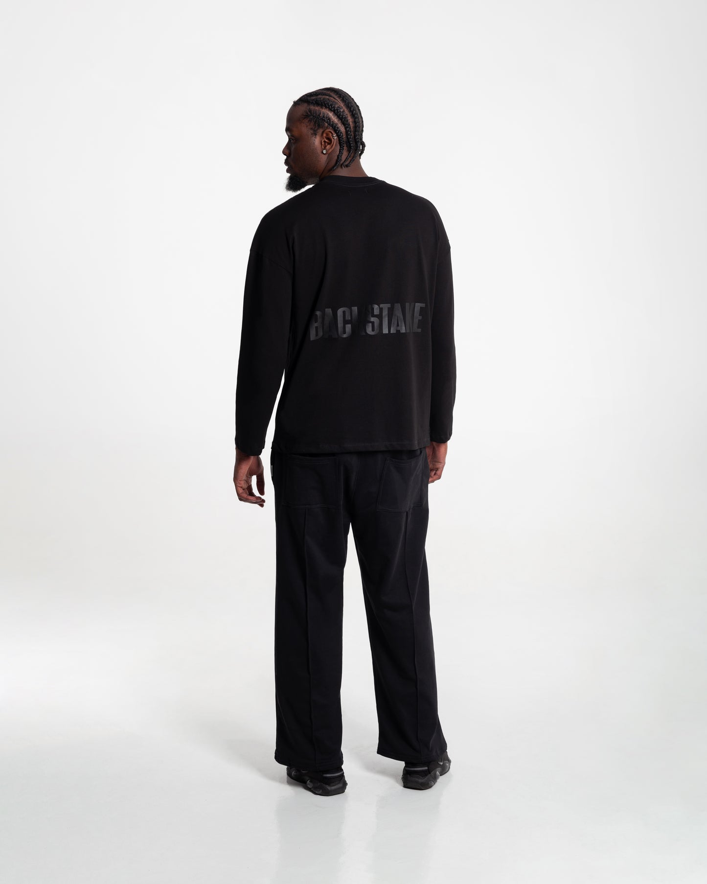 Camiseta Long Sleeve Essential Logo - Negro