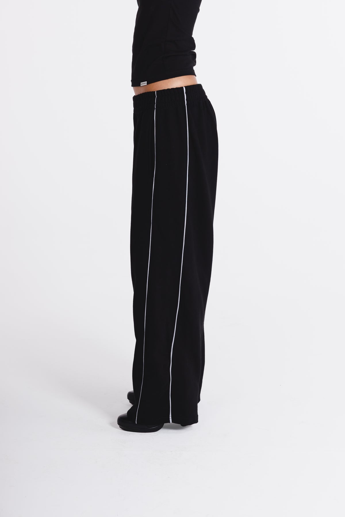 Jogger Lineas - Negro