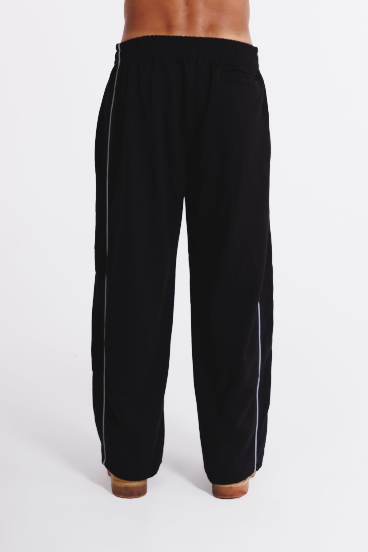Jogger Lineas - Negro